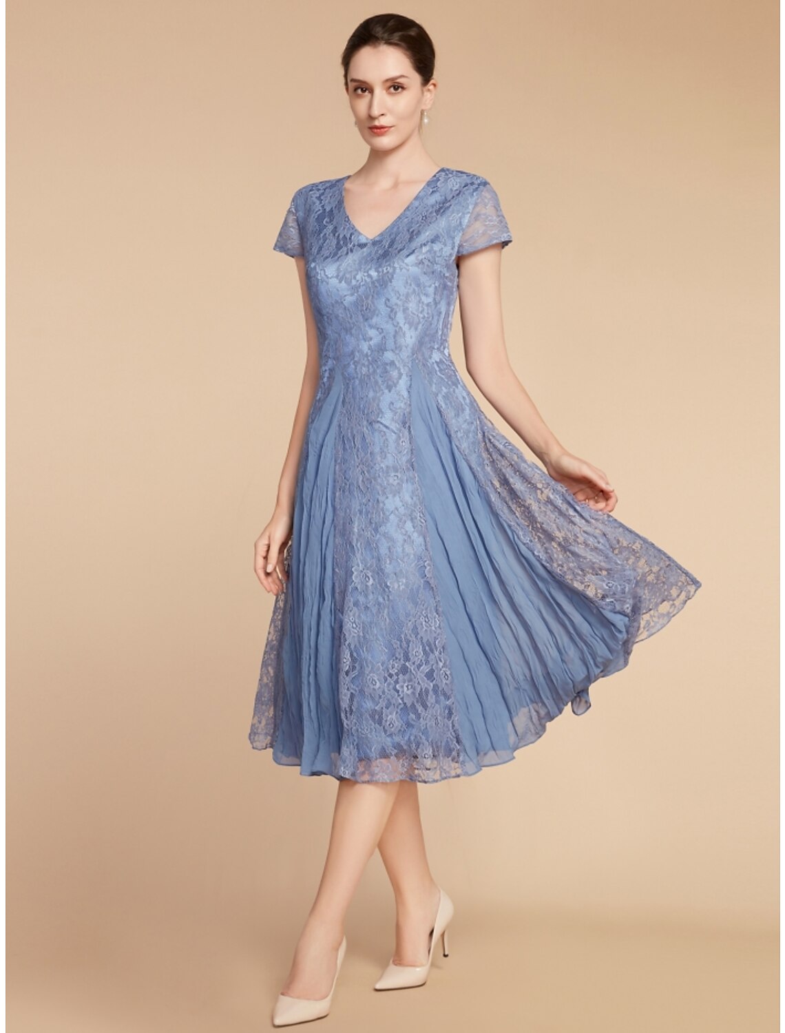 Wholesale A-Line Mother of the Bride Dress Wedding Guest Elegant Petite V Neck Knee Length Chiffon Lace Short Sleeve with Ruching Solid Color